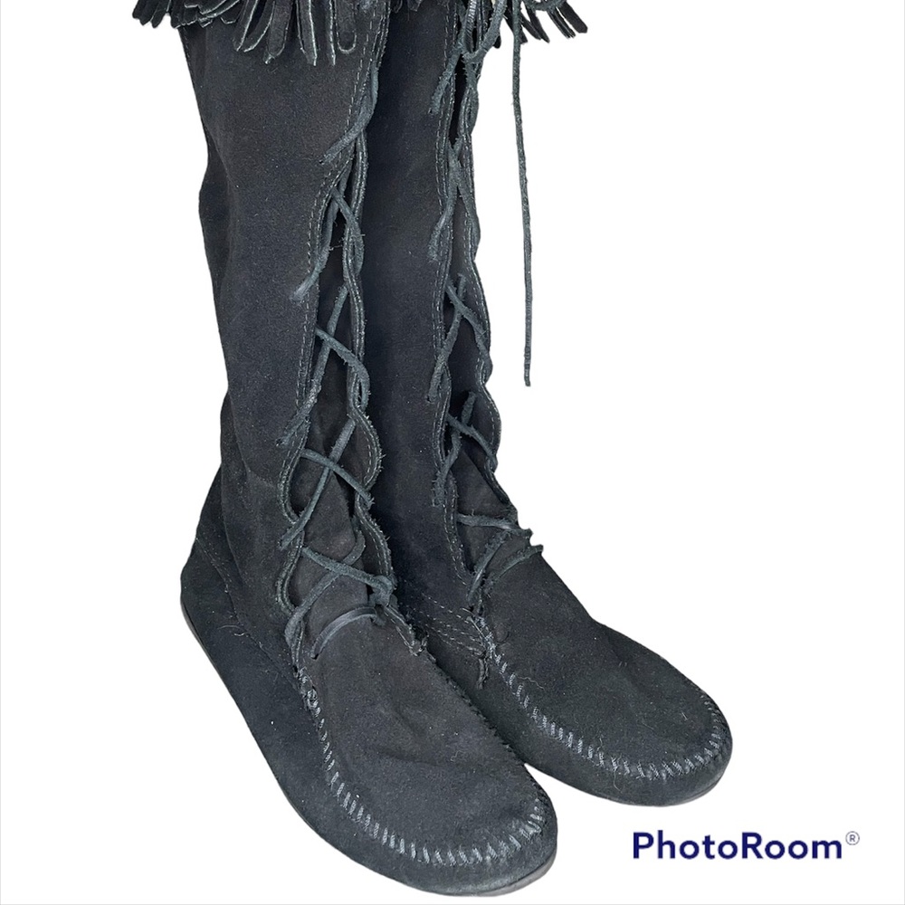 Minnetonka black suede knee high fringe moccasins boots size 8